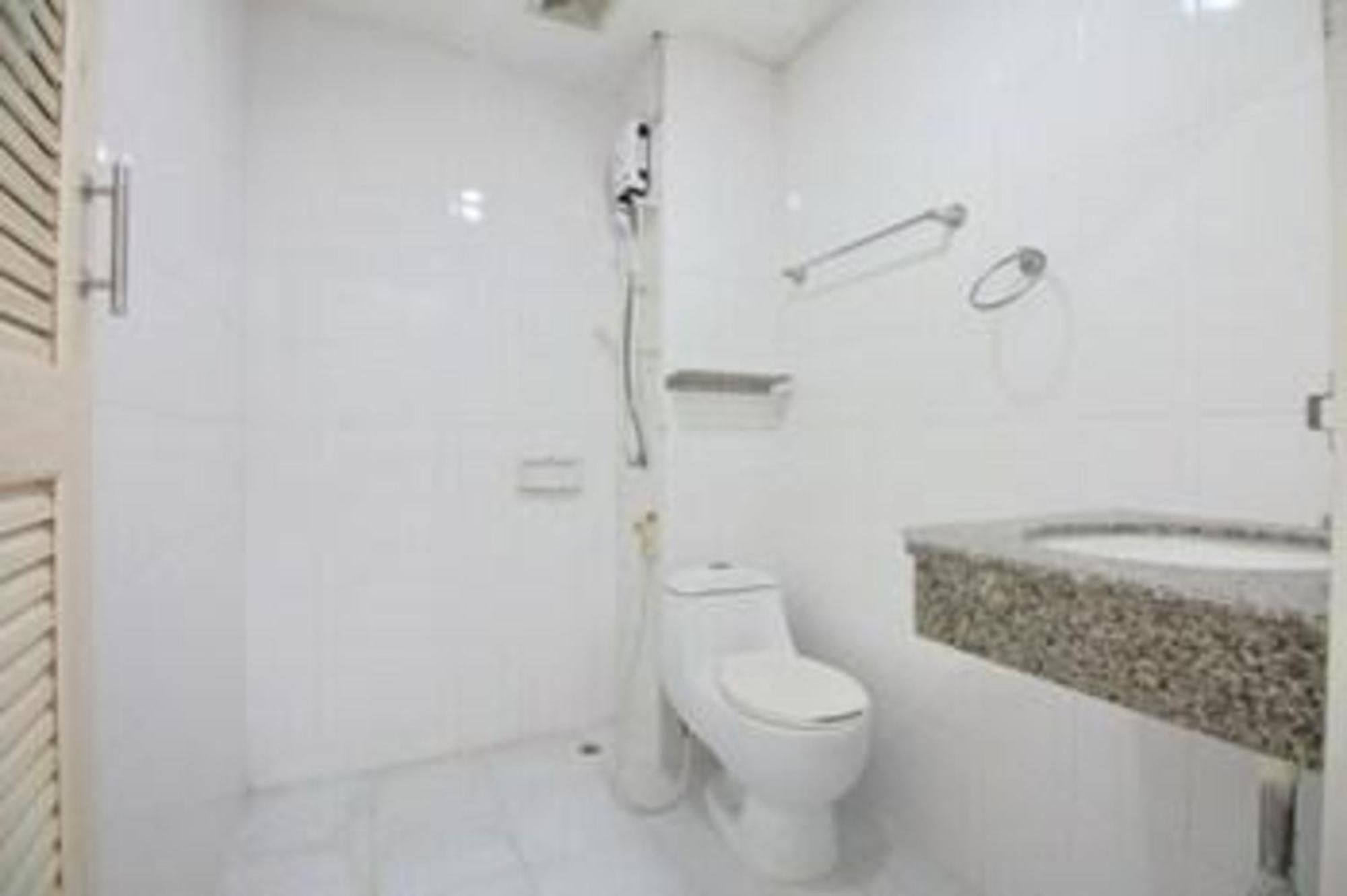 Super Oyo 498 Ladawan Villa Bangkok Exterior foto