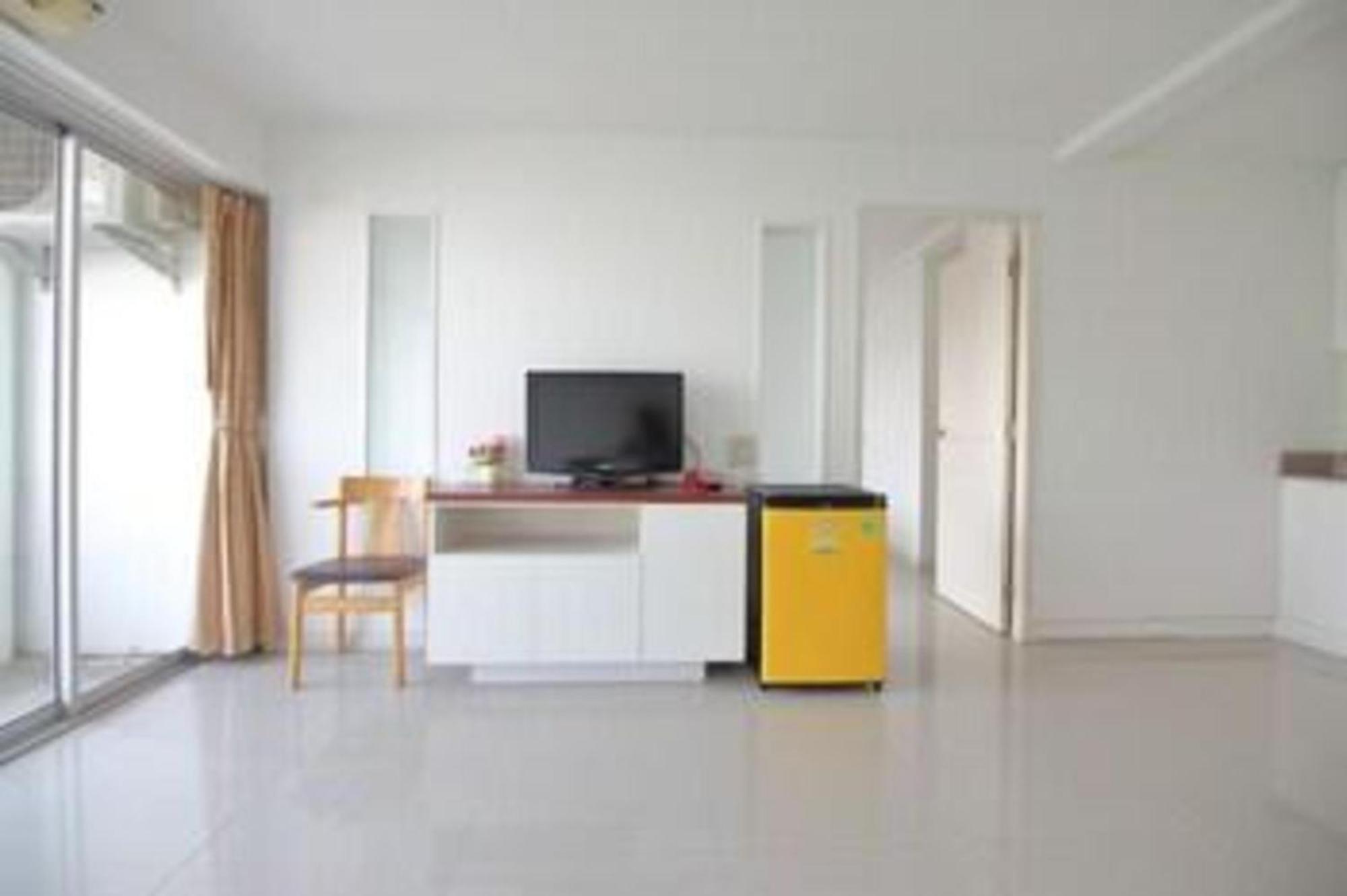 Super Oyo 498 Ladawan Villa Bangkok Exterior foto