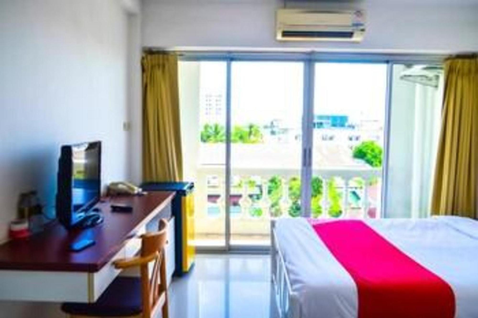 Super Oyo 498 Ladawan Villa Bangkok Exterior foto