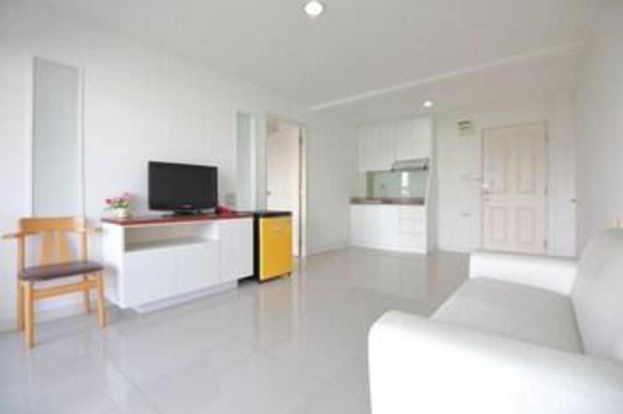 Super Oyo 498 Ladawan Villa Bangkok Exterior foto