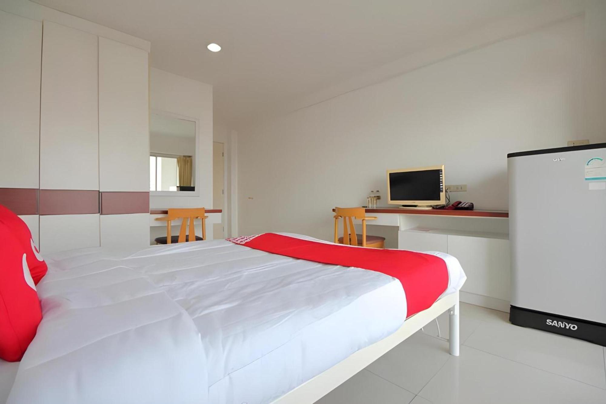 Super Oyo 498 Ladawan Villa Bangkok Exterior foto