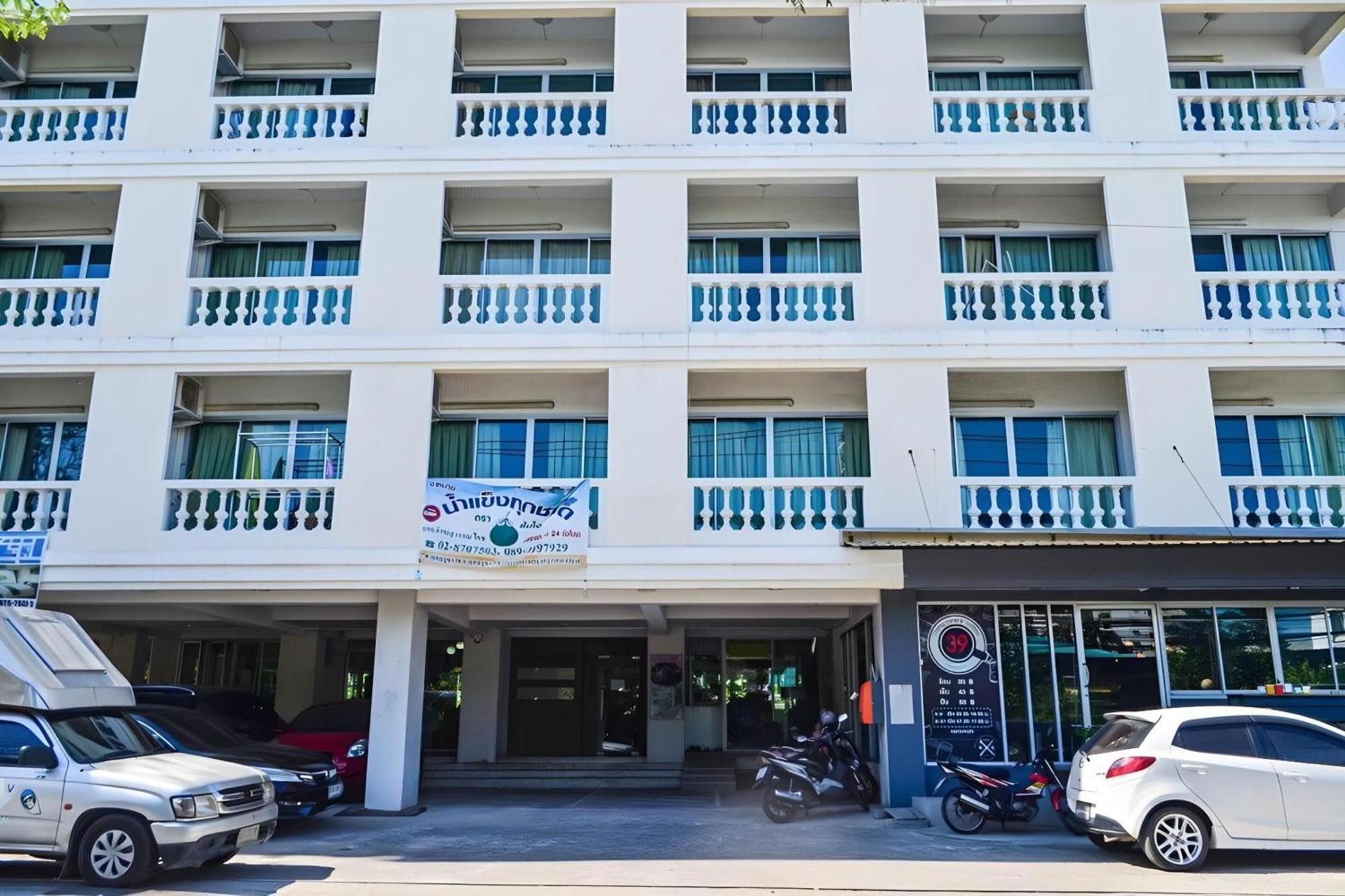 Super Oyo 498 Ladawan Villa Bangkok Exterior foto
